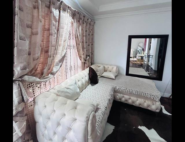 4 BEDROOM FREEHOLD FOR SALE IN GUGULETU